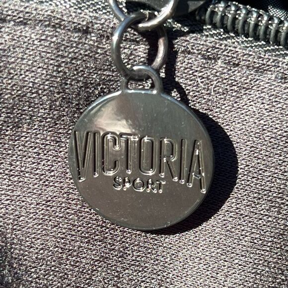 NWT Victoria Secret Duffle Bag - Picture 7 of 7